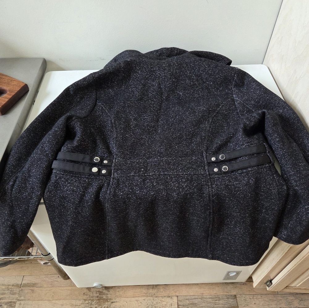 Jacket - Picture 4 of 6